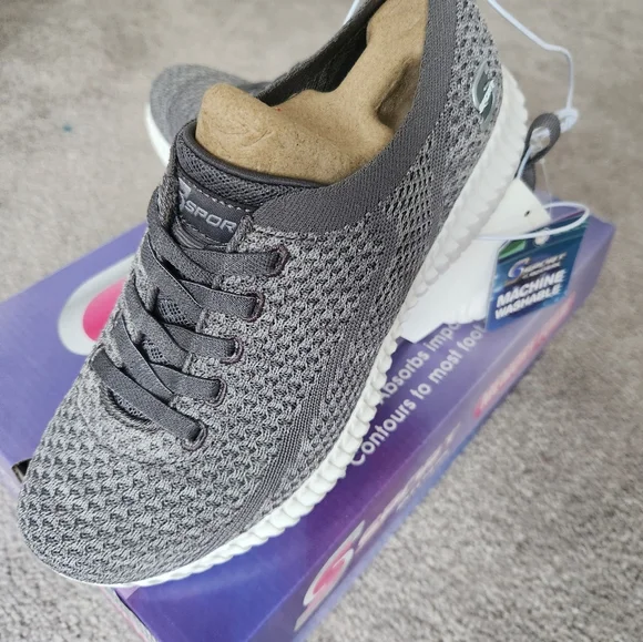 Sneakers - Picture 3 of 8